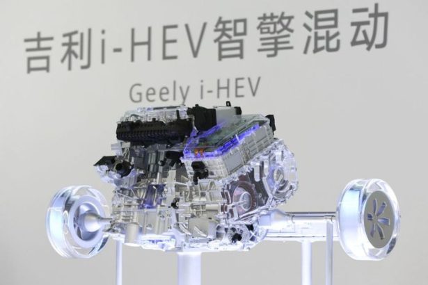 Geely inania udajne maju motor so spotrebou 2 2 litra na 100 km