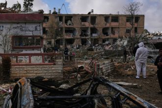 ONLINE Vance hovori o pokroku v rokovaniach na rade je Teheran USA ziadaju od Iranu 20 rocnu prestavku na obohacovanie uranu