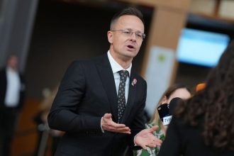 Szijjarto ostro skritizoval Pavla Sam vehementne obhajoval komunisticky rezim