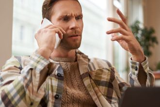 Vola vam sef po pracovne dobe nie vzdy ste povinni zdvihnut telefon zakonnik prace jasne stanovuje pravidla