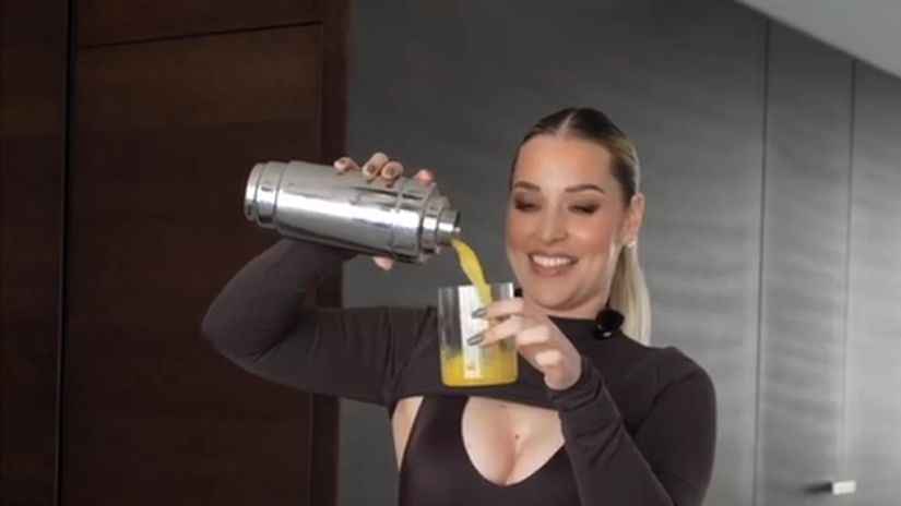 Cibulkovej video ma neprijemnu dohru Rada pre reklamu rozhodla ze fit drink s vodkou zasiel prilis daleko reklama sa musi prerobit