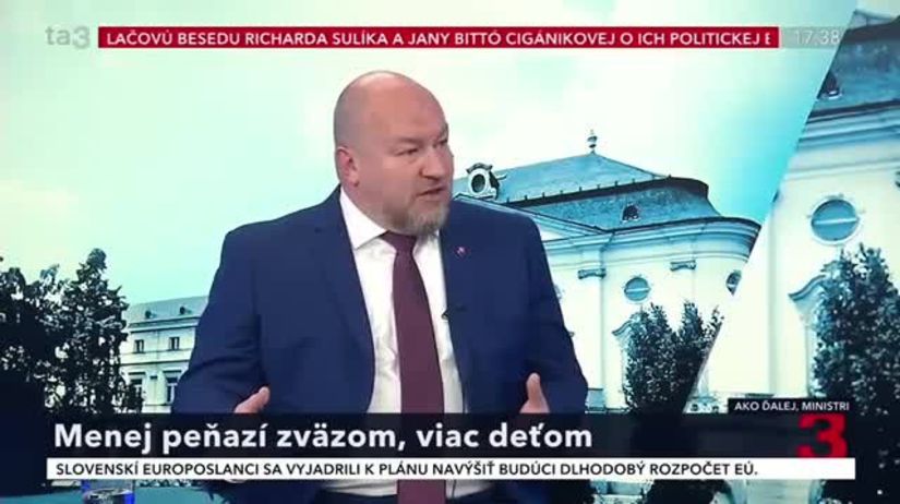 Huliak Futbalovemu zvazu hrozi bankrot stat peniaze zatial zastavi