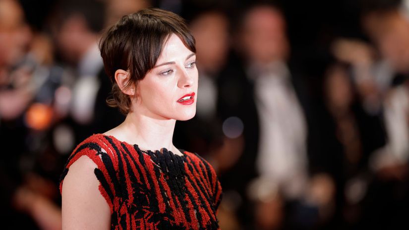 Pozrite si tuto zmenu Kristen Stewart vyzera s novym ucesom uchvatne a na fotografov hadzala zvodne pohady