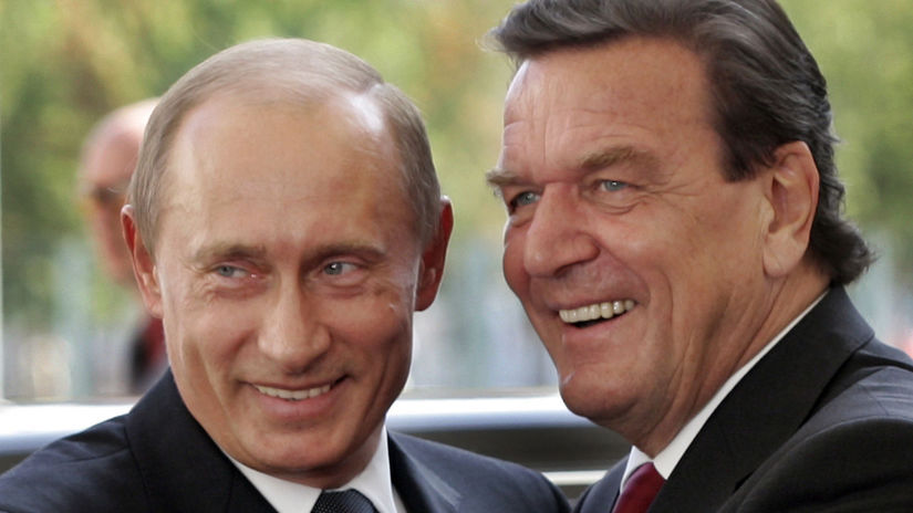 Putin chce exkancelara za mediatora vojny Kallasova reagovala tvrdym odmietnutim