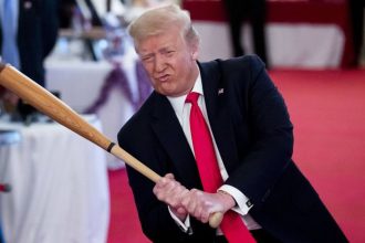 Spoluzijaka chcel vyhodit z okna Trump v mladosti sportoval a sikanoval
