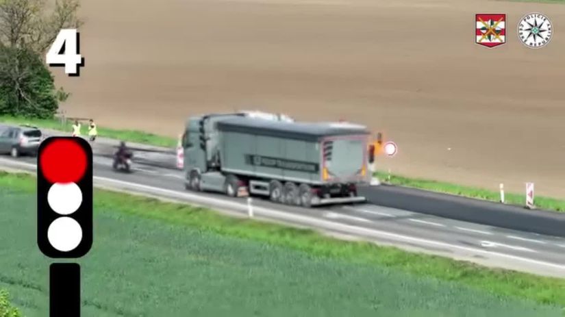 VIDEO Neuveritelne mnozstvo vodicov ignorovalo cervenu na semafore Policajny dron odhalil desiatky priestupkov pocas niekolkych hodin