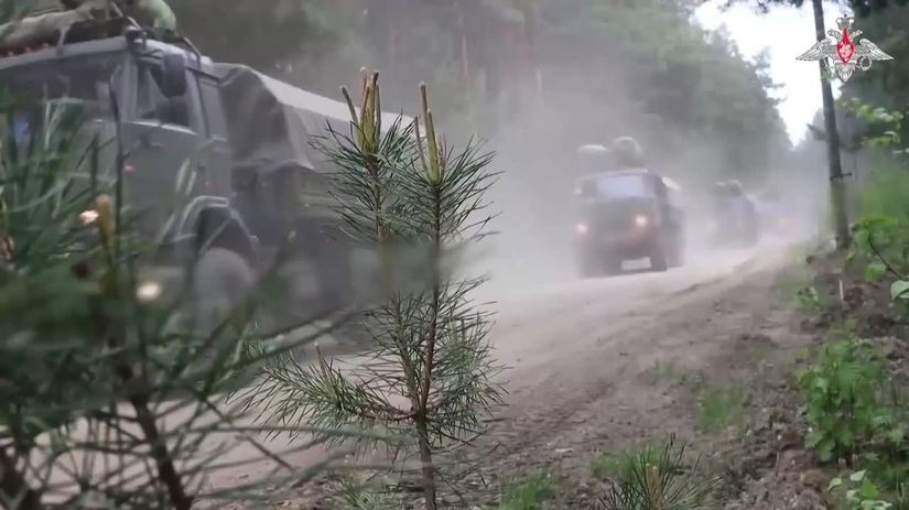 VIDEO Rusko trenuje jadrove sily do terenu vyrazilo 64tisic ludi a 7500 kusov techniky