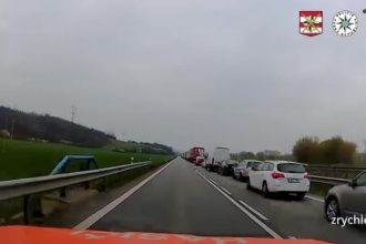 VIDEO Toto sa len tak nevidi Muz po hrozivej celnej zrazke nevahal s pomocou ani sekundu