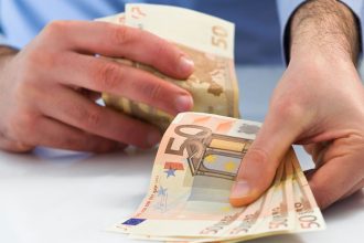 minimalna mzda na slovensku nestaci na dostojny zivot tvrdia experti aka by mala byt
