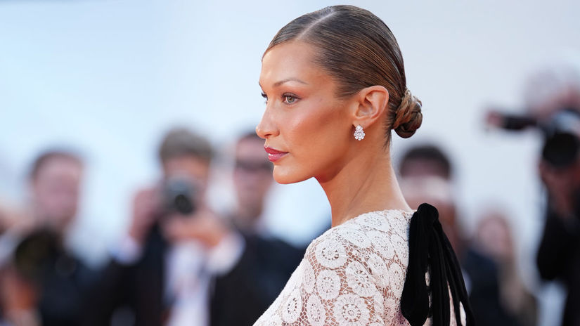 skandal z roku 1969 oil bella hadid vyvolala osial v satach ktore modna legenda obliekla naruby