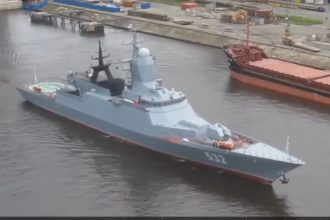 Nielen Petrohrad Koliska ruskeho namornictva utrpela tvrdy zasah video zachytava hroznu devastaciu raketovej korvety