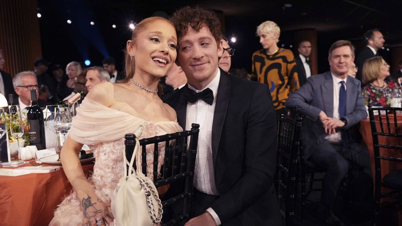 Poslala k vode dalsieho muza Ariana Grande a Ethan Slater sa udajne rozhodli po troch rokoch