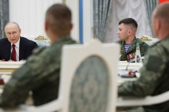 Putin prezradil kolko vojakov nasadil proti Ukrajine priznal aj problem ktory trapi Moskvu