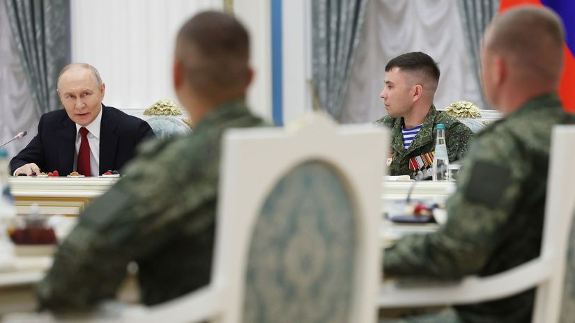Putin prezradil kolko vojakov nasadil proti Ukrajine priznal aj problem ktory trapi Moskvu