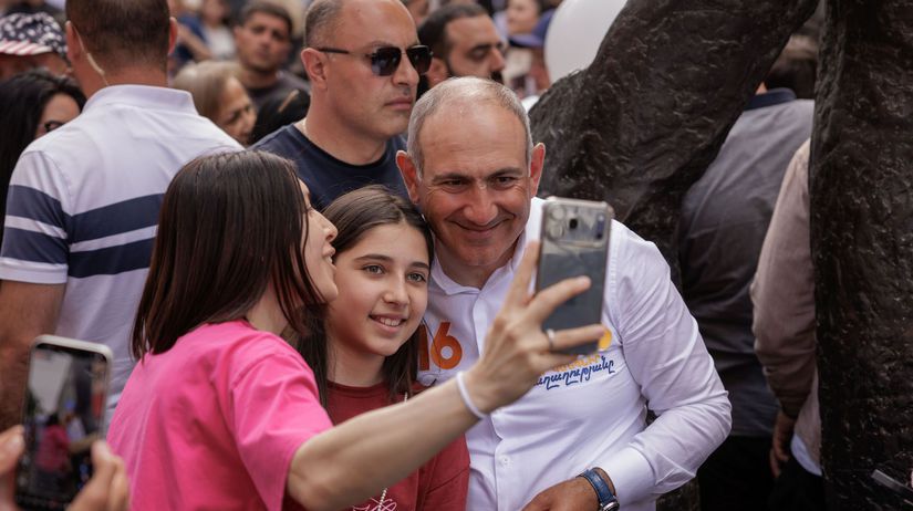 V armenskych volbach sa rozhodovalo o Rusku Ich vysledok Putina nepotesi Porco mu vitaz prekaza
