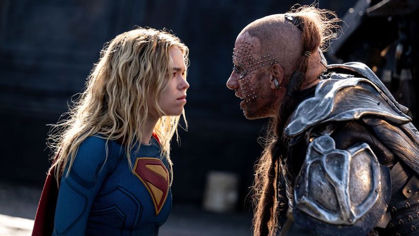 Zabudnite na slusnu sesternicu Supermana Supergirl sa vydava na drstnu medzihviezdnu cestu za pomstou
