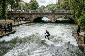 Zazrak v srdci vnutrozemskho mesta Legendarna surferska vlna na rieke zahadne zmizla po mesiacoch sa hlasi velky navrat