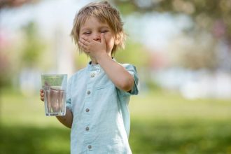 lacna ale nebezpecna znamy retazec stiahne z trhu hracku hrozi riziko udusenia