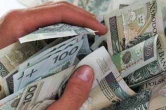 pred desiatimi rokmi mala polsku minimalnu mzdu 412 eur teraz je to 1132 eur