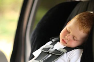 rozpalene auto sa stalo pascou rodic zabudol batole na parkovisku chlapcek zomrel