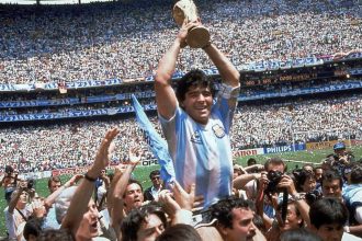 sportweb prinasa novy podcast sportove legendy prva epizoda sa zameriava na fenomen diega maradonu