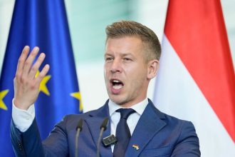 v madarsku pada dalsia bashta orbanovej ery magyar sa pustil do verejnopravnych medi
