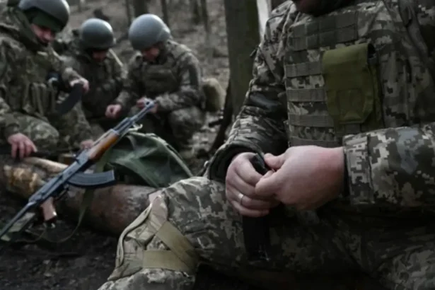 Kazdy sa boji zomriet ukrajinsky veteran prezil front doma ho pri hladani brancov zbili pacidlom