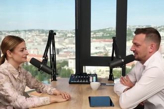 Riaditel Finanneho kompasu Slovaci nemaju investovanie v DNA Stat sa o vas na dochodku uplne nepostara rozhovor