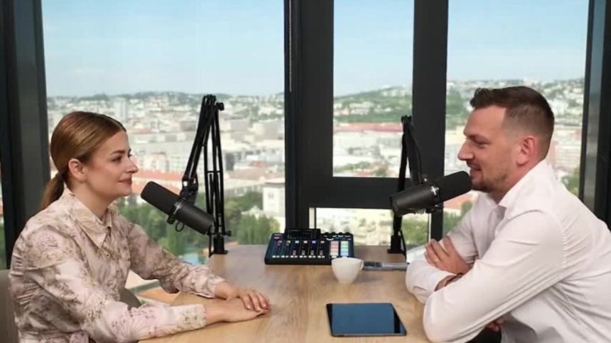Riaditel Finanneho kompasu Slovaci nemaju investovanie v DNA Stat sa o vas na dochodku uplne nepostara rozhovor