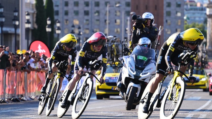 Tour odstartovala timovou casovkou V zltom ju zacina Vingegaard Cyklistika Sportweb