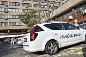 Vyse 22 tisic firemnych aut pod lupou Danove urady preveruju aj luxusne sportove automobily Ekonomika Spravy