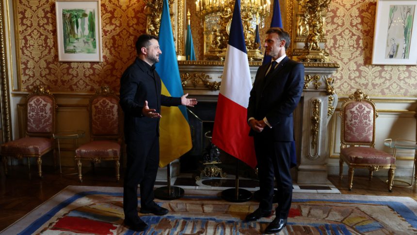 Zelenskyj Na zimu potrebujeme 300 rakiet pre Patriot Pracujeme aj na vlastnom lacnejsom obrannom systeme Svet Spravy