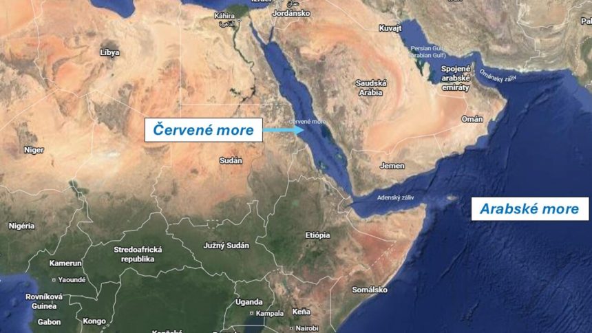 v cervenom mori bola nakladna lod vystavena palbe ozbrojencov husiovia somalski pirati svet spravy
