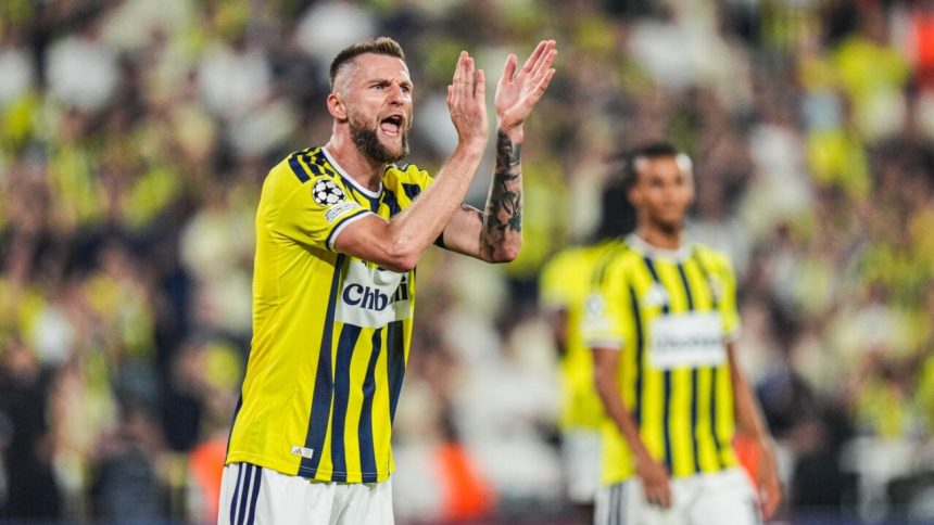 Greif inkasoval gol Skriniar dostal zltu kartu Suboj Slovakov o Ligu majstrov sa nekonal bez vitaza Euroske pohare Futbal Sportweb