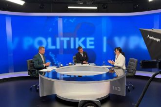 Sasko obhajoval Sutaja Estoka v kauze radarov Jurik z PS tvrdi ze maju dalsie dokazy Minister vntra sa este zapotia