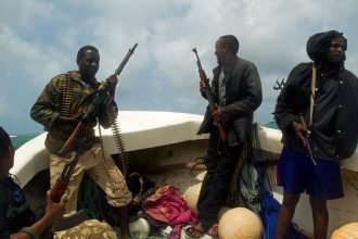Somalsky pirati su spat Hormuz je problem a na vedlajsich trasach klesaju lode aj namornici do zajatia