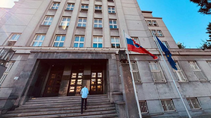Stat pod utokom hackerov Ministerstvo vnuta celi stovkam nelegalnych utokov zo zahranicia masivne posilnuje obranu Domac e Spravy