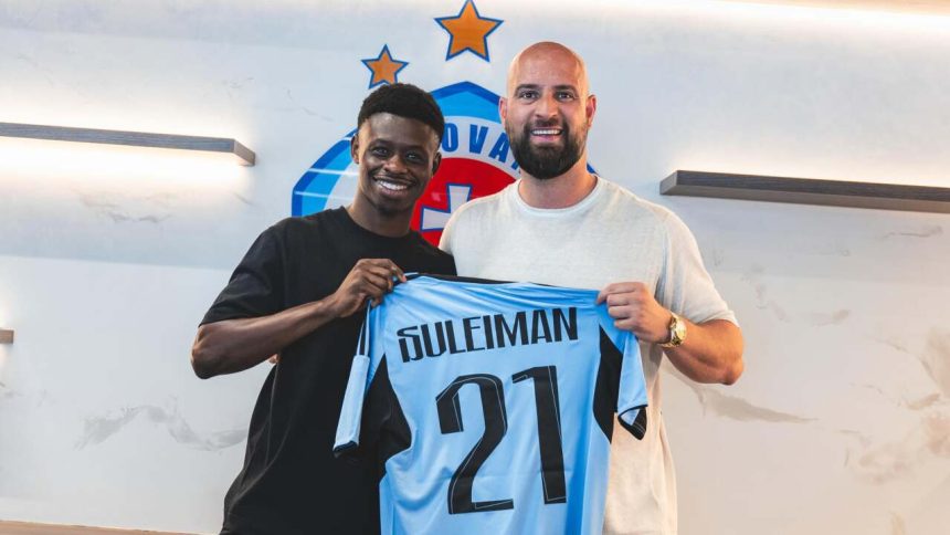Tapol sa Kmotrik po vrecku Spanieli tvrdia ze ano Slovan zaplatil za Camaru sedemcifernu sumu Euroske pohare Futbal Sportweb