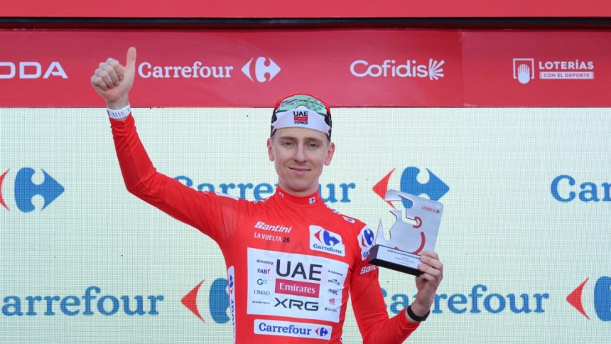 extremne tesna casovka na vuelte pogacar si oblecie cerveny dres rozhodli stotiny cyklistika sportweb