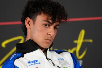 Pilot F1 čelí výčitkám v autoškole, vodičák stále nemá