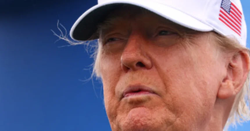 Trump: Útoky na ruské rafinérie bolia celý svet. Tlak na Zelenského môže nahrať Moskve
