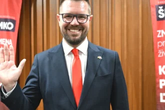 Chmelár sa vysmial Hlasu aj progresívcom, kritizoval Fica za Republikou