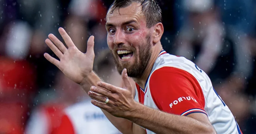 Chorý opäť stratil nervy: ukázal rozhodcovi prostredník a putoval pod sprchy