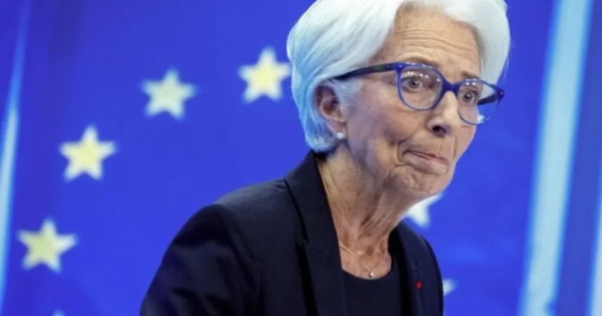 Christine Lagardeová skončí ako šéfka ECB predčasne, dostala standing ovation