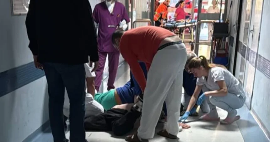 Čo sa deje v nemocniciach? Ranný útok nebol jediný: rozbité dvere aj plyn v čakárni