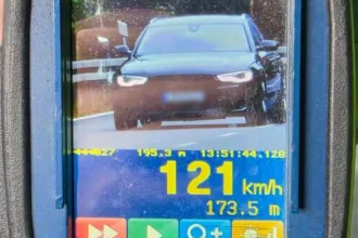 Drogový vodič uháňal po D1 v protismere 230 km/h, po náraze zutekal