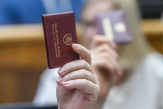 Grécka cesta? Kolíková varuje pred „voľnou kartou“, Mažgút obhajuje flexibilitu
