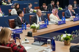 Lavrov na G20 šíril klamstvá, no aj tak sa „skvele“ zabával