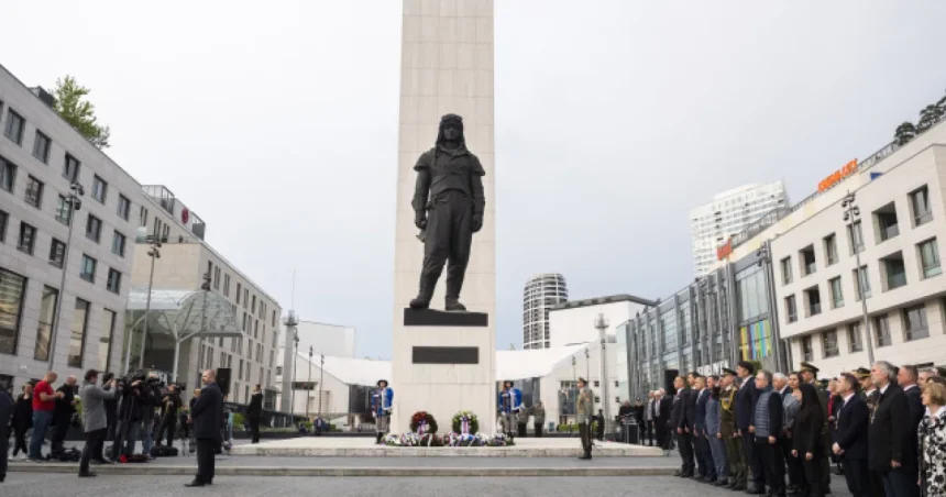 Lev od Baťu pobúril Hitlera. Dnes v Bratislave stráži Štefánika