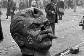 Maďarské povstanie rozdrvili sovietske tanky, Západ mlčal